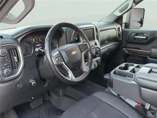 Chevrolet Silverado 1500 Limited 2022 4x4 LT 4dr Crew Cab 5.8 ft. SB con 1LT