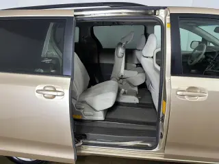 2012 Toyota Sienna