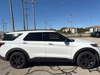 Ford Explorer 2023 AWD ST 4dr SUV