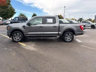 Ford F-150 2023 4x4 XL 4dr SuperCrew 5.5 ft. SB