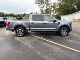Ford F-150 2023 4x4 XL 4dr SuperCrew 5.5 ft. SB