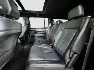 Jeep Wagoneer 2023 4x2 Serie II 4p SUV