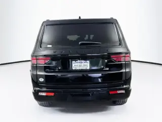 Jeep Wagoneer 2023 4x2 Serie II 4p SUV