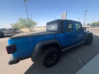 Jeep Gladiator 2022 4x4 Sport 4dr Crew Cab 5.0 ft. SB