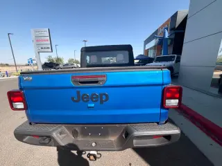 Jeep Gladiator 2022 4x4 Sport 4dr Crew Cab 5.0 ft. SB