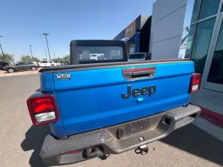 Jeep Gladiator 2022 4x4 Sport 4dr Crew Cab 5.0 ft. SB