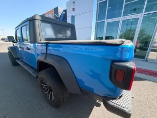 Jeep Gladiator 2022 4x4 Sport 4dr Crew Cab 5.0 ft. SB