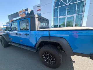 Jeep Gladiator 2022 4x4 Sport 4dr Crew Cab 5.0 ft. SB