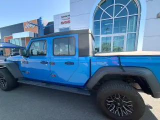 Jeep Gladiator 2022 4x4 Sport 4dr Crew Cab 5.0 ft. SB