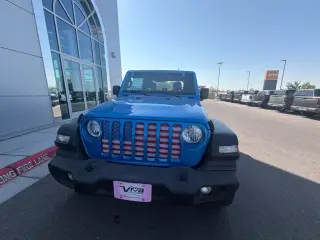 Jeep Gladiator 2022 4x4 Sport 4dr Crew Cab 5.0 ft. SB