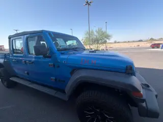 Jeep Gladiator 2022 4x4 Sport 4dr Crew Cab 5.0 ft. SB