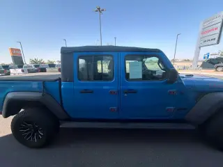 Jeep Gladiator 2022 4x4 Sport 4dr Crew Cab 5.0 ft. SB