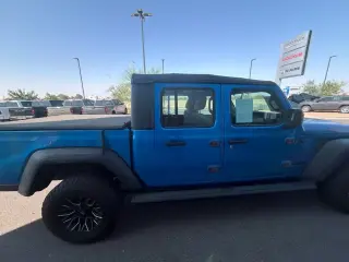 Jeep Gladiator 2022 4x4 Sport 4dr Crew Cab 5.0 ft. SB