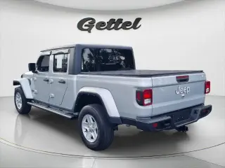 Jeep Gladiator 2022 4x4 Sport 4dr Crew Cab 5.0 pies SB