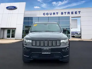 Jeep Grand Cherokee 2019 4x4 Laredo 4dr SUV