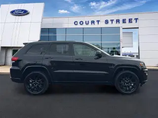 Jeep Grand Cherokee 2019 4x4 Laredo 4dr SUV
