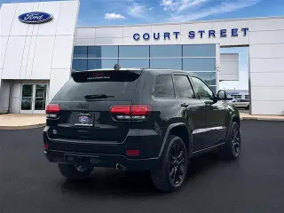 Jeep Grand Cherokee 2019 4x4 Laredo 4dr SUV
