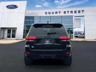 Jeep Grand Cherokee 2019 4x4 Laredo 4dr SUV