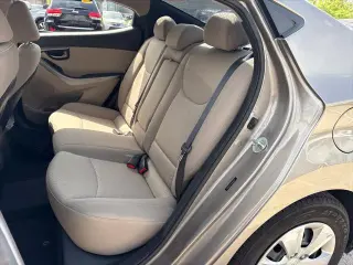 Hyundai ELANTRA 2016 SE 4p Sedan 6M (EE. UU.)