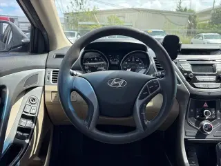 Hyundai ELANTRA 2016 SE 4p Sedan 6M (EE. UU.)