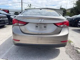 Hyundai ELANTRA 2016 SE 4p Sedan 6M (EE. UU.)