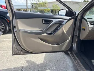 Hyundai ELANTRA 2016 SE 4p Sedan 6M (EE. UU.)