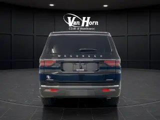 2022 Jeep Wagoneer