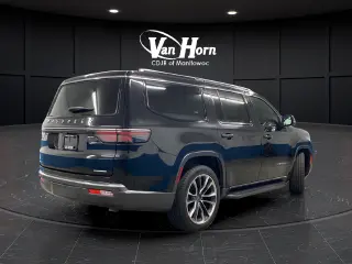 2022 Jeep Wagoneer