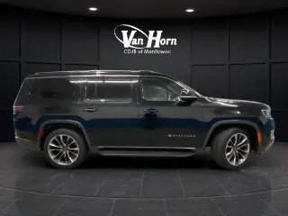 2022 Jeep Wagoneer