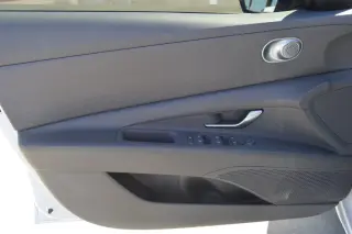 2024 Hyundai Elantra SEL IVT