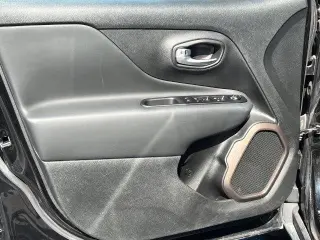 Jeep Renegade 2023 4x4 Latitude 4dr SUV