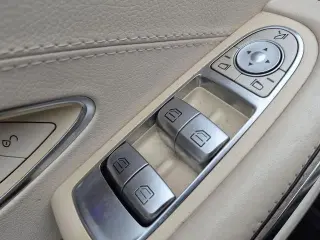 Mercedes-Benz S-Class 2015 AWD S 550 4MATIC 2dr Coupé