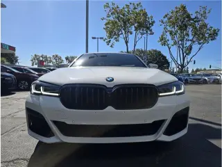 Sedán BMW 5 Series 2021 540i 4 puertas