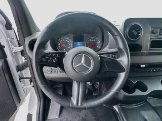 Mercedes-Benz Sprinter 2025 2500 3 puertas Huella de 144 pulgadas Furgoneta de carga (2.0L I4)