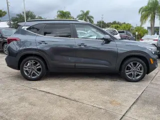 Kia Seltos 2023 S 4dr SUV