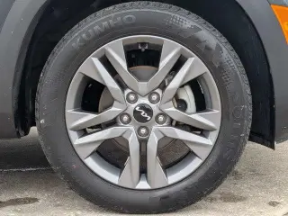 Kia Seltos 2023 S 4dr SUV