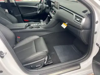 Genesis G70 2026 2.5T Standard 4dr Sedán