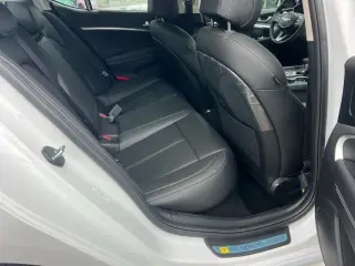Genesis G70 2026 2.5T Standard 4dr Sedán