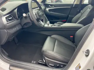 Genesis G70 2026 2.5T Standard 4dr Sedán