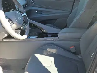 Hyundai ELANTRA Hybrid 2025 SEL Sport 4dr Sedán