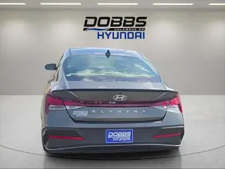 Hyundai ELANTRA 2026 SEL Sport Sedán de 4 puertas