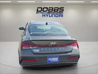 Hyundai ELANTRA 2026 SEL Sport 4dr Sedán