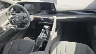 Hyundai ELANTRA 2026 SEL Sport 4dr Sedán