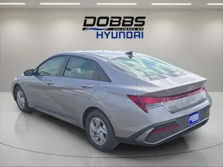 Hyundai ELANTRA 2026 SE Sedán 4 puertas