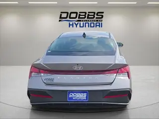 Hyundai ELANTRA 2026 SE Sedán 4 puertas