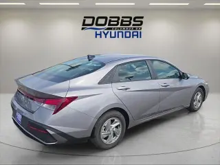 Hyundai ELANTRA 2026 SE Sedán 4 puertas