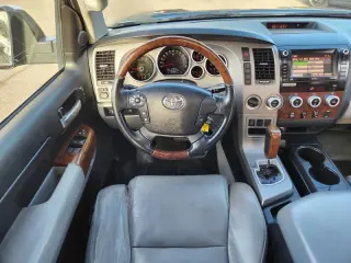 Toyota Tundra 2010