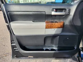 Toyota Tundra 2010