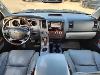 Toyota Tundra 2010