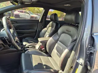 Hyundai ELANTRA 2018 Sport 4dr Sedán DCT